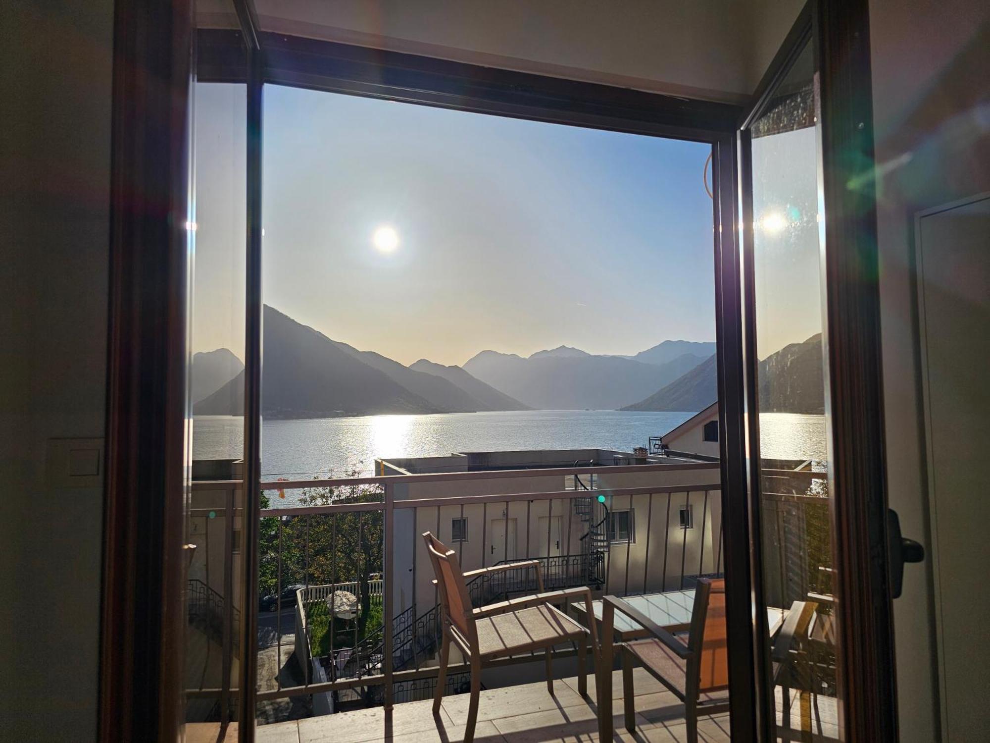 Апартаменты Modern Seaside Escape - Stunning Sea View - Private & Stylish Котор Экстерьер фото